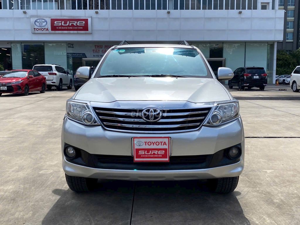 Toyota Fortuner 2013 2.7V 4x2 - 104000 km