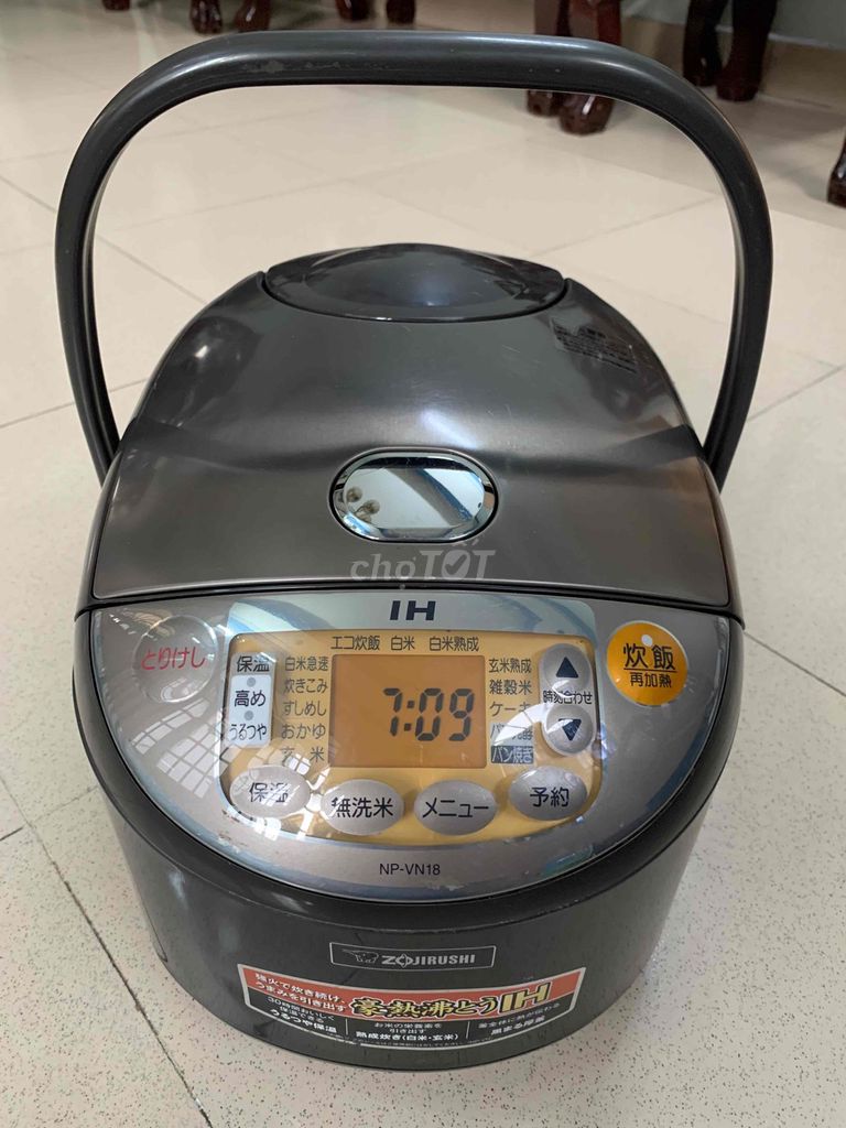 Nồi cơm điện Zojirushi 1.8 lít. Mua bán Bếp, lò, đồ điện nhà bếp tại Quận 12 Tp Hồ Chí Minh được đăng bởi Văn Tám hình 1