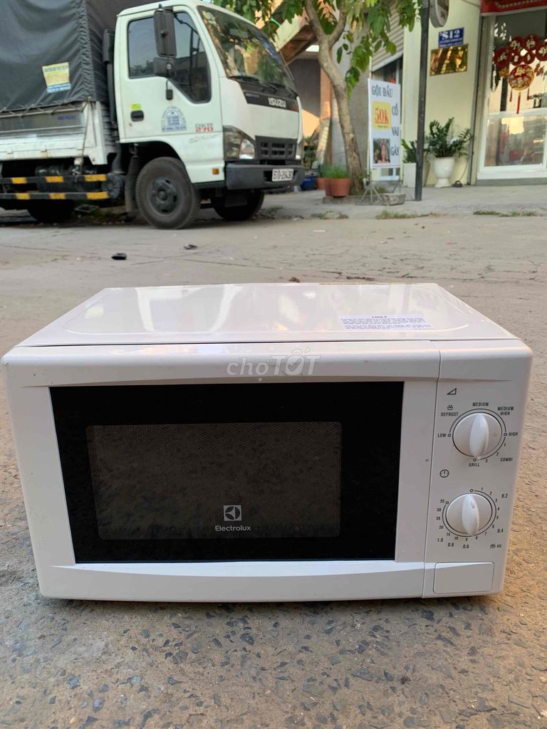 Lò vi sóng Electrolux Trắng. Mua bán Bếp, lò, đồ điện nhà bếp tại Quận Gò Vấp Tp Hồ Chí Minh được đăng bởi Phạm Nguyệt hình 1