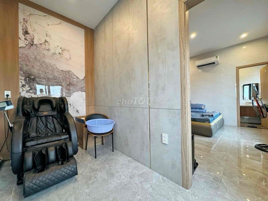 Nhà Hà Huy Tập - ô tô đậu đỗ - sát biển - 6.x tỉ nhỏ