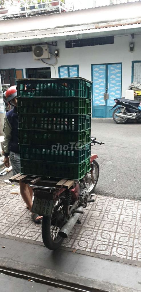 tuyển nhân viên giao hàng bao ăn ở