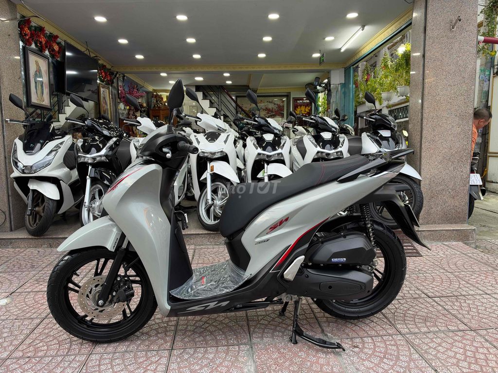 Honda SH 150i ABS 2020 серый цемент, хоз.