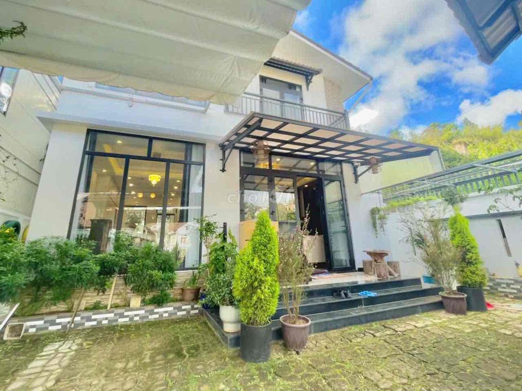 Villa Sang Trọng Tại Đường Hùng Vương Đà Lạt