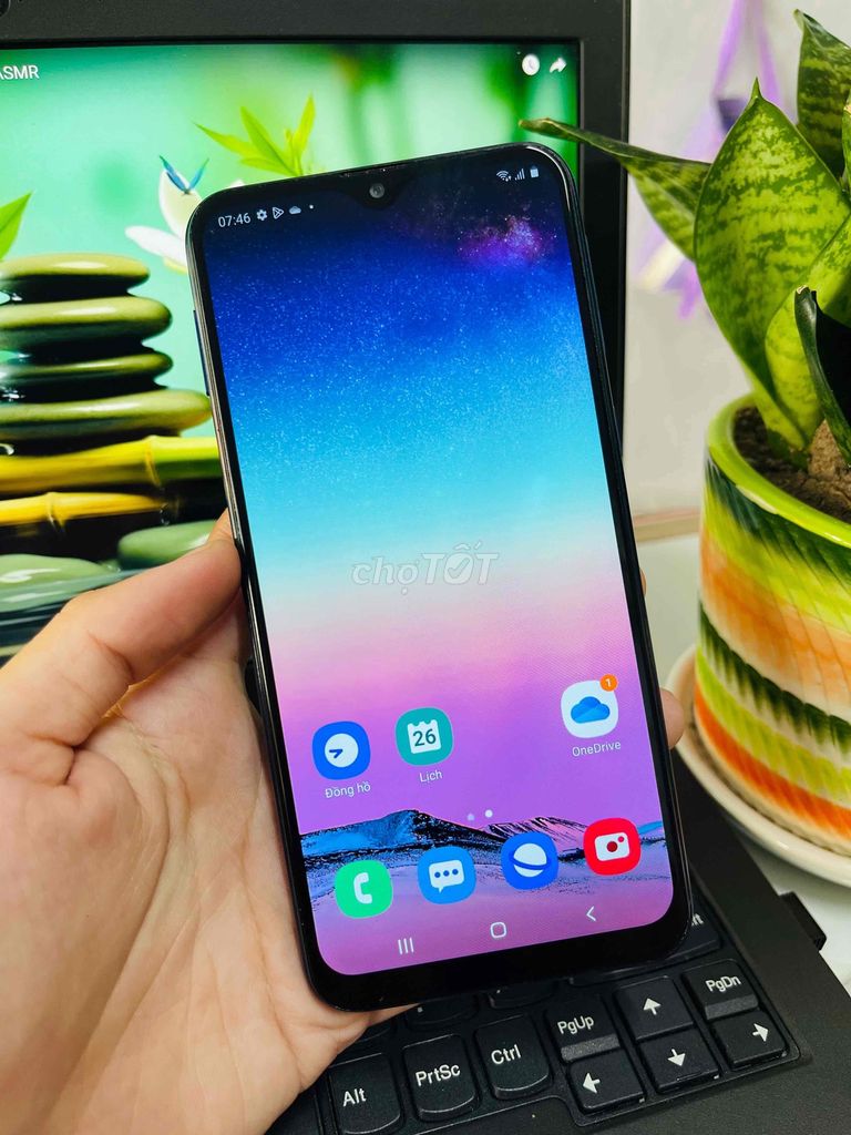 Samsung Galaxy M20 ram 3/ 32GB xanh dương zin đẹp