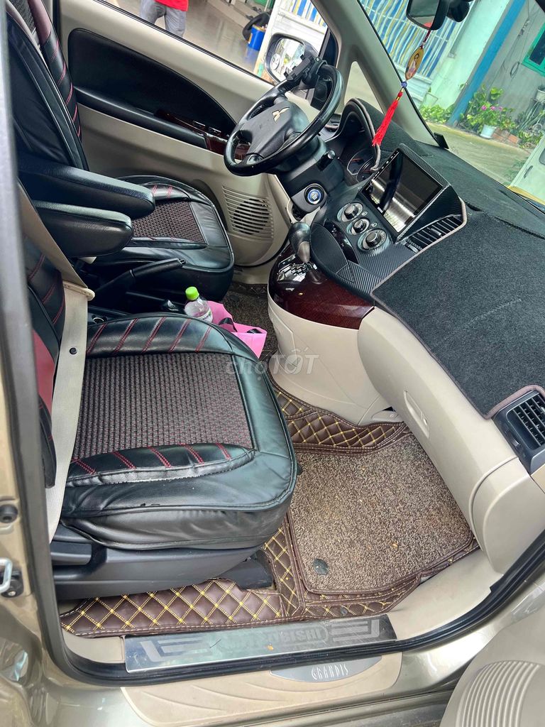 Mitsubishi Grandis 2009 2.4 Mivec - 115000 km. Mua bán Ô tô tại Thị xã Tân Uyên Bình Dương được đăng bởi Thi  hình 11