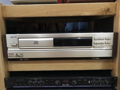 CD Denon 1650G màu vàng gold. Má gỗ zin có Remote. Mua bán Tivi, Âm thanh tại Quận 3 Tp Hồ Chí Minh được đăng bởi 80TQDQ3