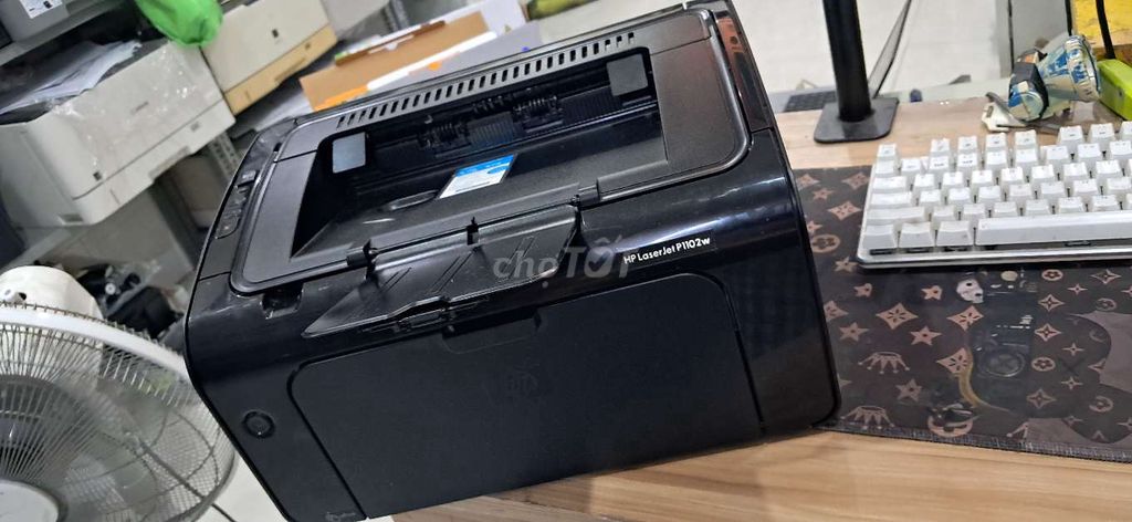 Máy in HP LaserJet Pro P1102w
Máy in laser đen trắ