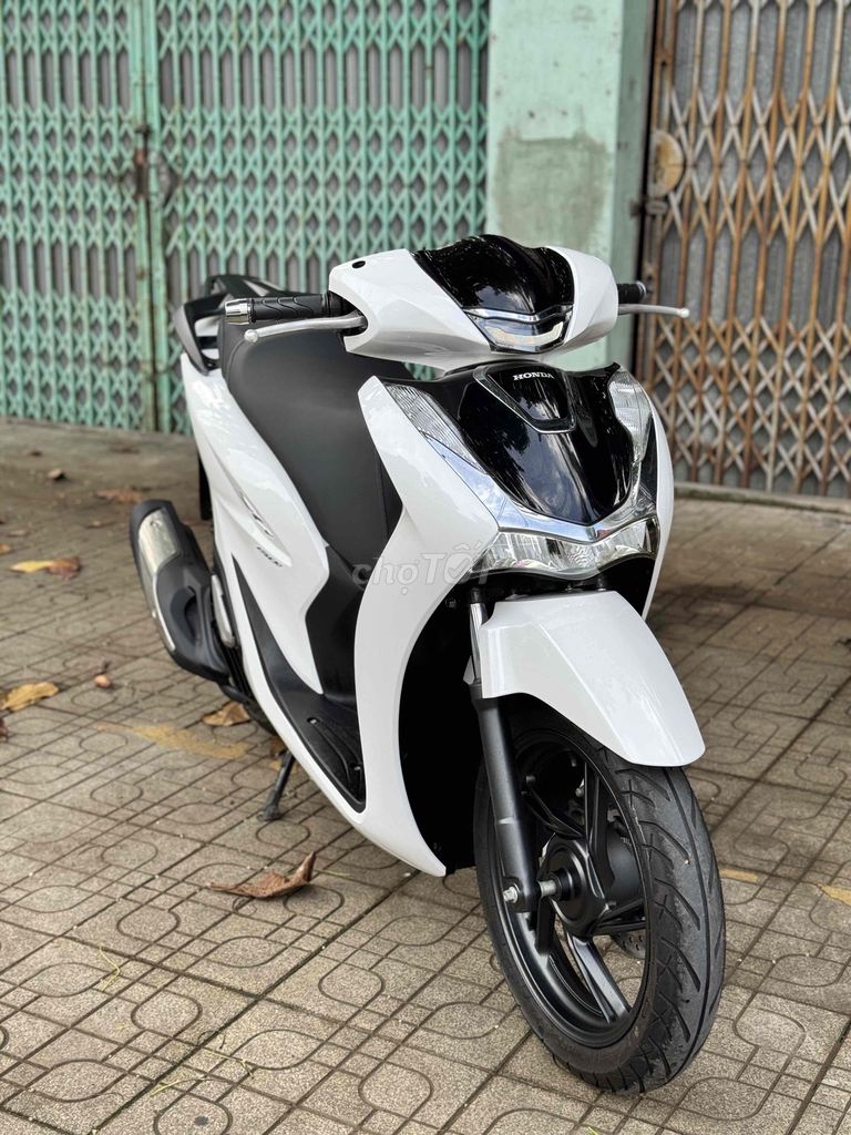 Хонда SH 150 АБС белая