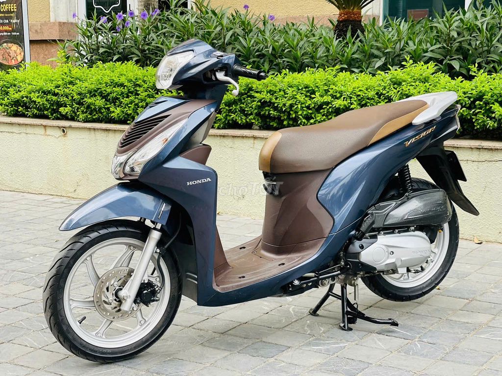 Honda Vision 110 2020 Green — обладательница красивого автомобиля