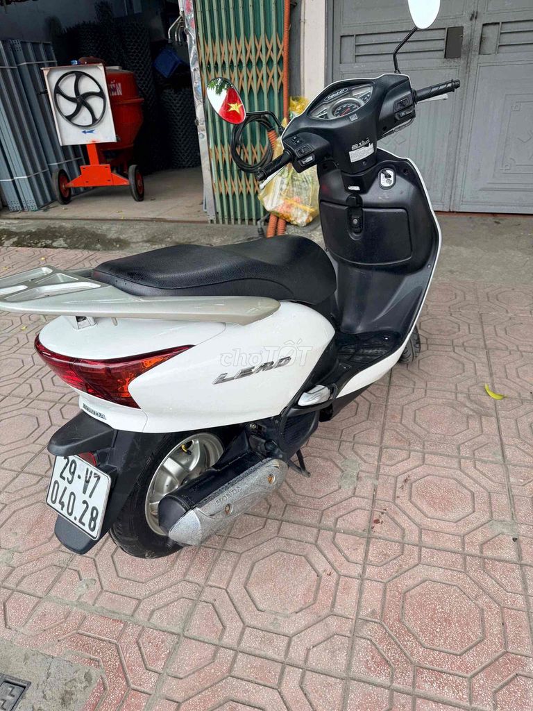 e bán xe lead đẹp long lanh so với các xe khác ạ. Mua bán Xe máy tại Quận Long Biên Hà Nội được đăng bởi Nguyen Chung hình 2