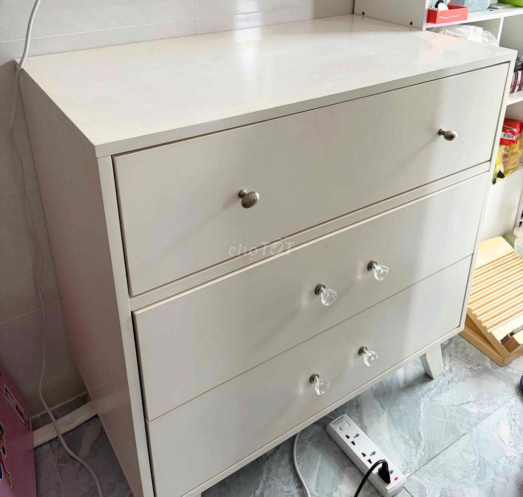 Tủ ngăn kéo gỗ 3 ngăn trắng. Mua bán Tủ, kệ gia đình tại Thành phố Thủ Dầu Một Bình Dương được đăng bởi Kelly Kieu hình 1