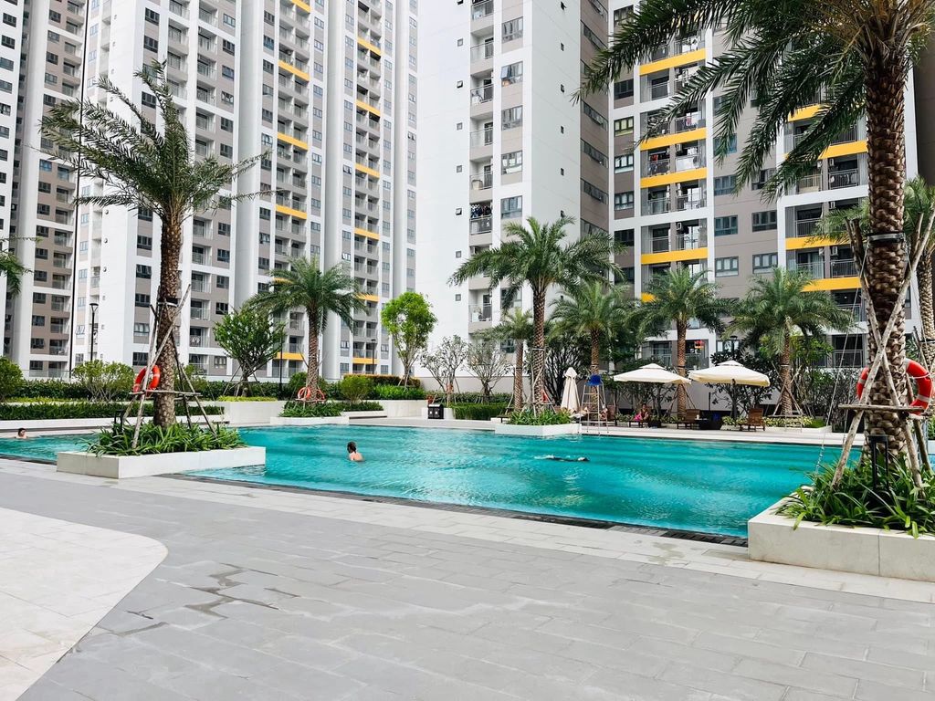 Продается новая квартира с 1 спальней в Q7 Saigon Riverside на улице Дао Три с видом на реку