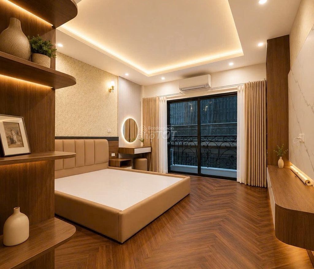 Bán nhà Phân vỉa hè Nguyên Hồng 45m2x7t kd đỉnh chỉ 23,9 tỷ