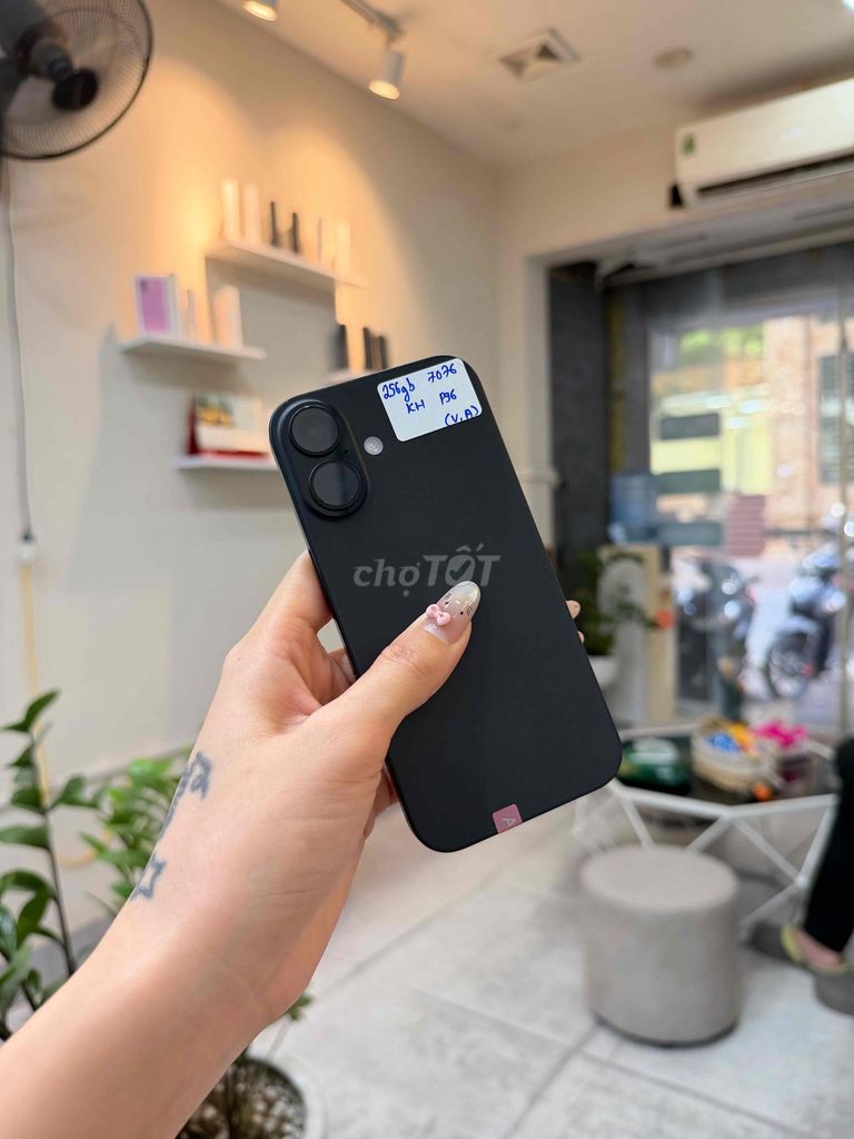 16 Thường 256Gb Quốc Tế Khay Sim. Mua bán Điện thoại tại Quận Thanh Xuân Hà Nội được đăng bởi T Mobile  hình 1