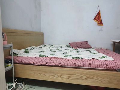 Cần bán giường ngủ 1m8x2m
