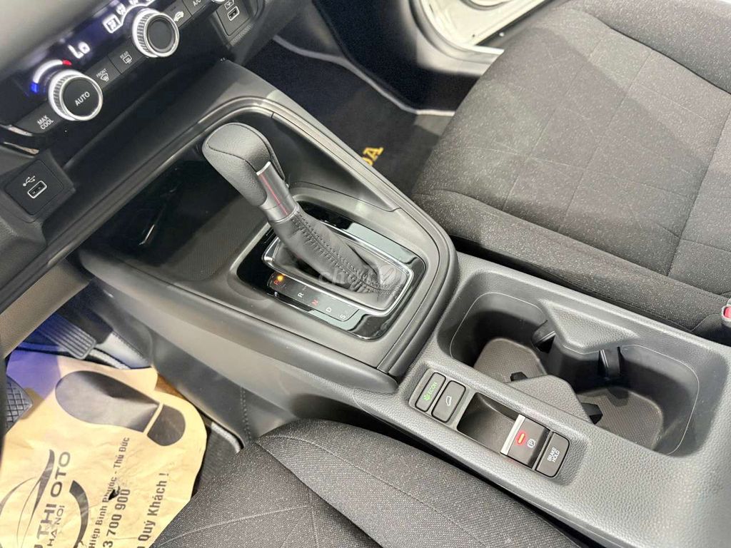 Honda HRV G Sensing 2023, odo 3v8km, hỗ trợ góp.. Mua bán Ô tô tại Thành phố Thủ Đức Tp Hồ Chí Minh được đăng bởi Đức Hưng Siêu thị ô tô Thủ Đức hình 17