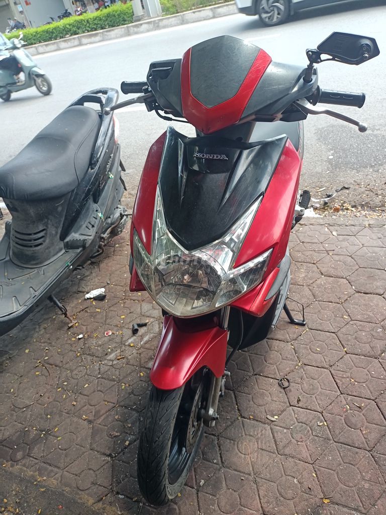 Honda Air Blade 2025 красный