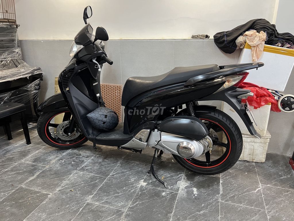 Honda SH 2012 Đen 8000 km. Mua bán Xe máy tại Quận 4 Tp Hồ Chí Minh được đăng bởi vo dinh kuan hình 8