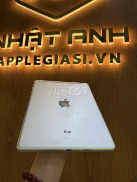 iPad Air 1 32GB Wifi + 4G Bạc. Mua bán Máy tính bảng tại Quận Gò Vấp Tp Hồ Chí Minh được đăng bởi Nguyễn Thị Thu Hiền hình 1