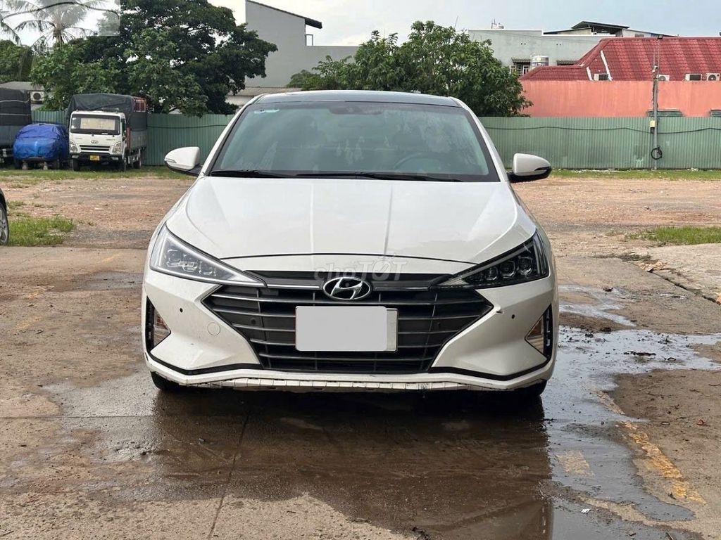 Hyundai Elantra 2.0 AT 2021 - 427 Triệu