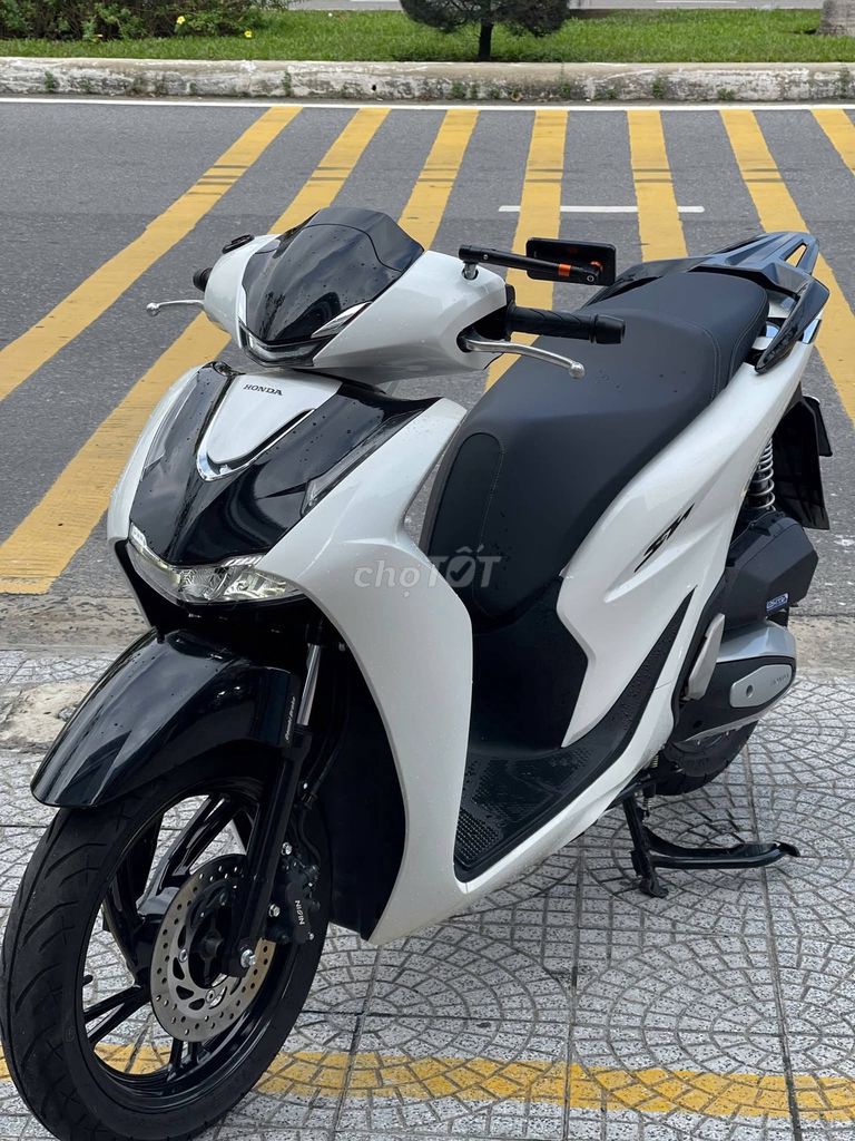 Honda SH 2026 Bs 43 белый-чёрный, рассрочка