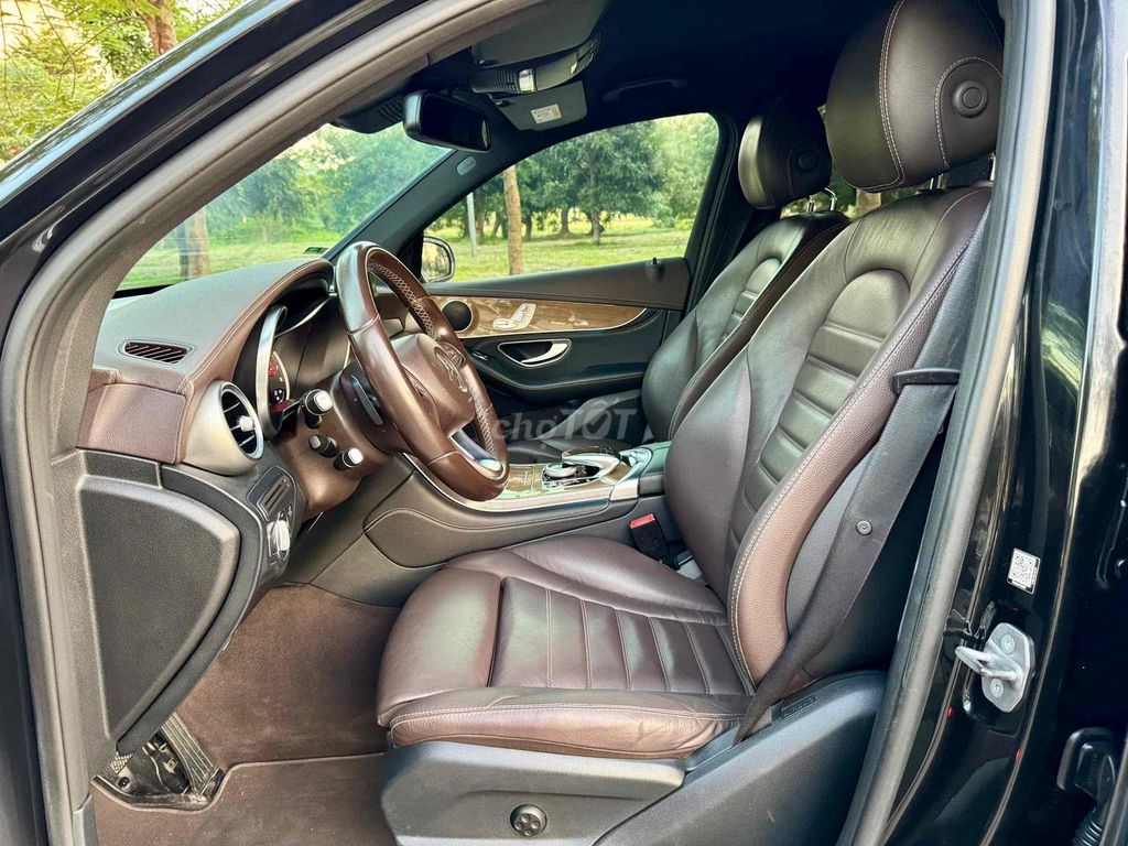 Mercedes Benz GLC 2017 250 4MATIC  - 70000 km. Mua bán Ô tô tại Quận Hoàng Mai Hà Nội được đăng bởi Mr Tài hình 6