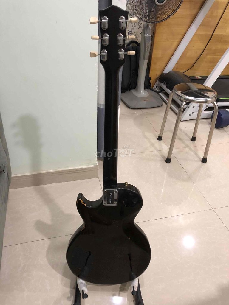 Bán guitar điện dáng Les Paul hãng Legend