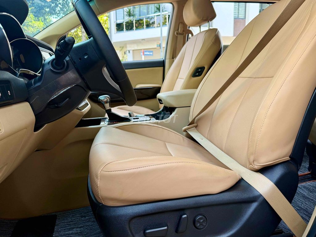 Kia Sedona 2019 Dầu Trắng 7 chỗ. Mua bán Ô tô tại Thành phố Biên Hòa Đồng Nai được đăng bởi Peacemaker hình 6