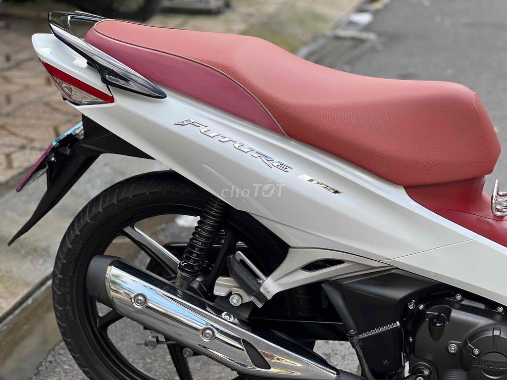 Honda Future FI 2024 Trắng Đỏ. Mua bán Xe máy tại Quận Ô Môn Cần Thơ được đăng bởi Huỳnh Thắng hình 10