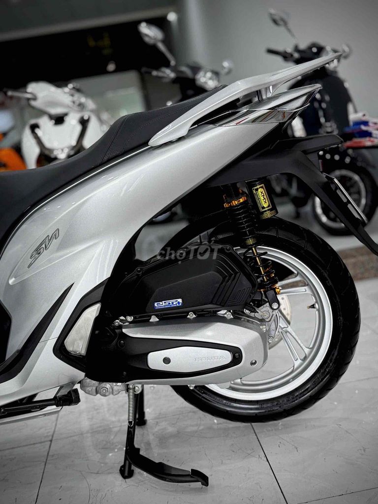 Sh125 2024 Odo8k Lướt chính chủ ký. Mua bán Xe máy tại Thị xã Phú Mỹ Bà Rịa - Vũng Tàu được đăng bởi Cửa Hàng Xe Máy Phú Mỹ hình 8