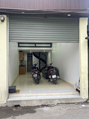 Bán nhà mặt đường Hữu hòa Thanh Trì.Kinh doanh tốt.