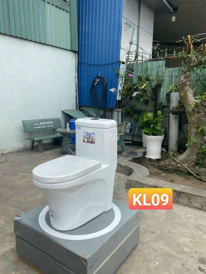 Bồn cầu liền khối KL09 Trắng. Mua bán Thiết bị vệ sinh, nhà tắm tại Quận Bình Thuỷ Cần Thơ được đăng bởi Hồng Phương hình 1