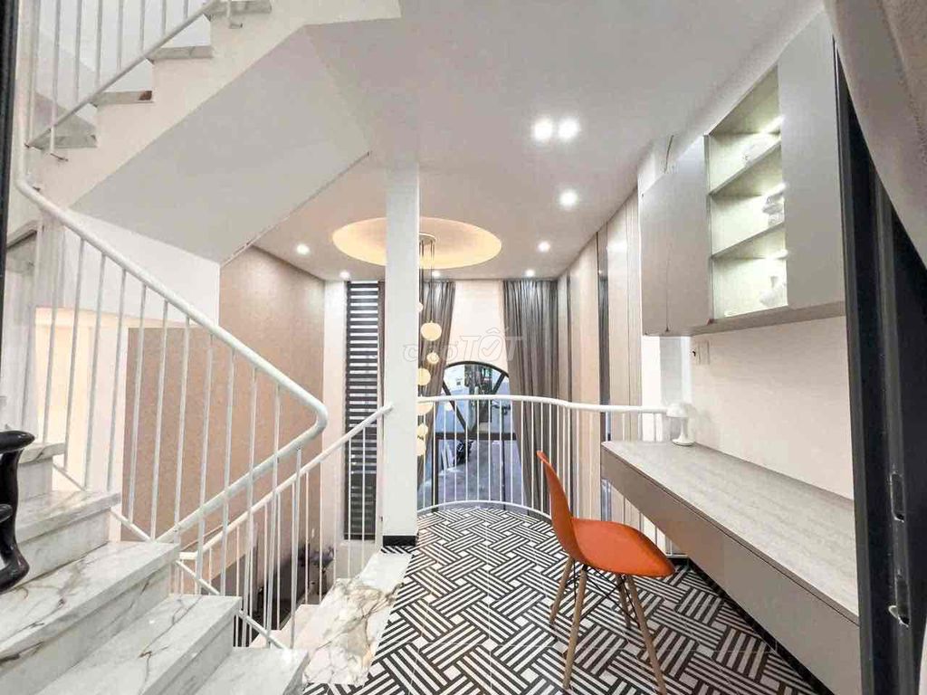 Modern 3-storey house in an alley off Trần Cao Vân — photo 9