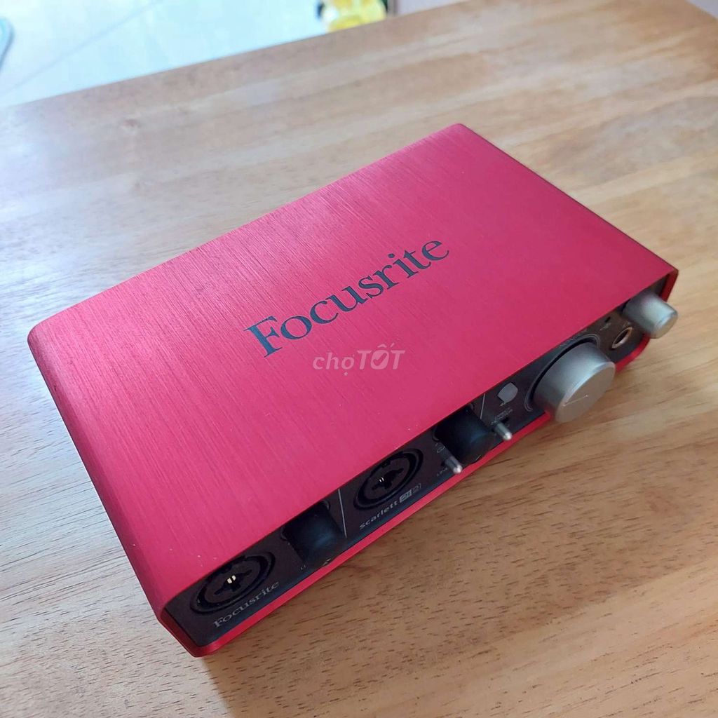 Sound card Focusrite 2i2 + Mic gần như mới. Mua bán Tivi, Âm thanh tại Quận 10 Tp Hồ Chí Minh được đăng bởi Vinh hình 1