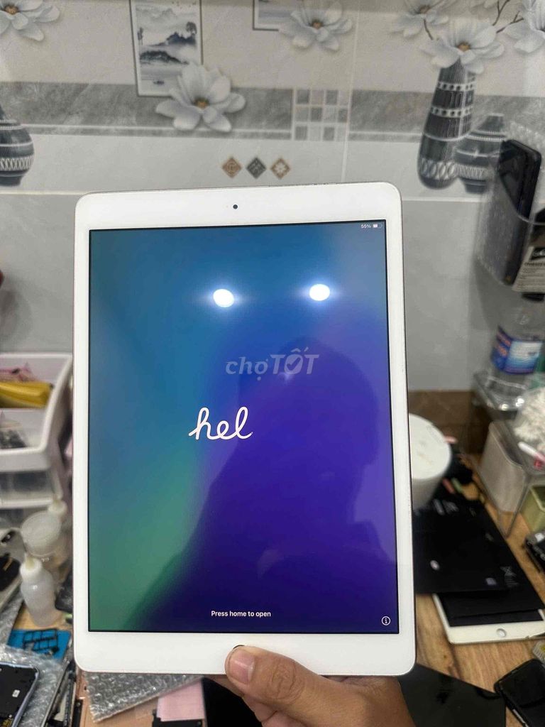 Apple iPad Gen 7 Wifi 32GB Vàng. Mua bán Máy tính bảng tại Thành phố Thủ Dầu Một Bình Dương được đăng bởi LUZY 249 hình 1