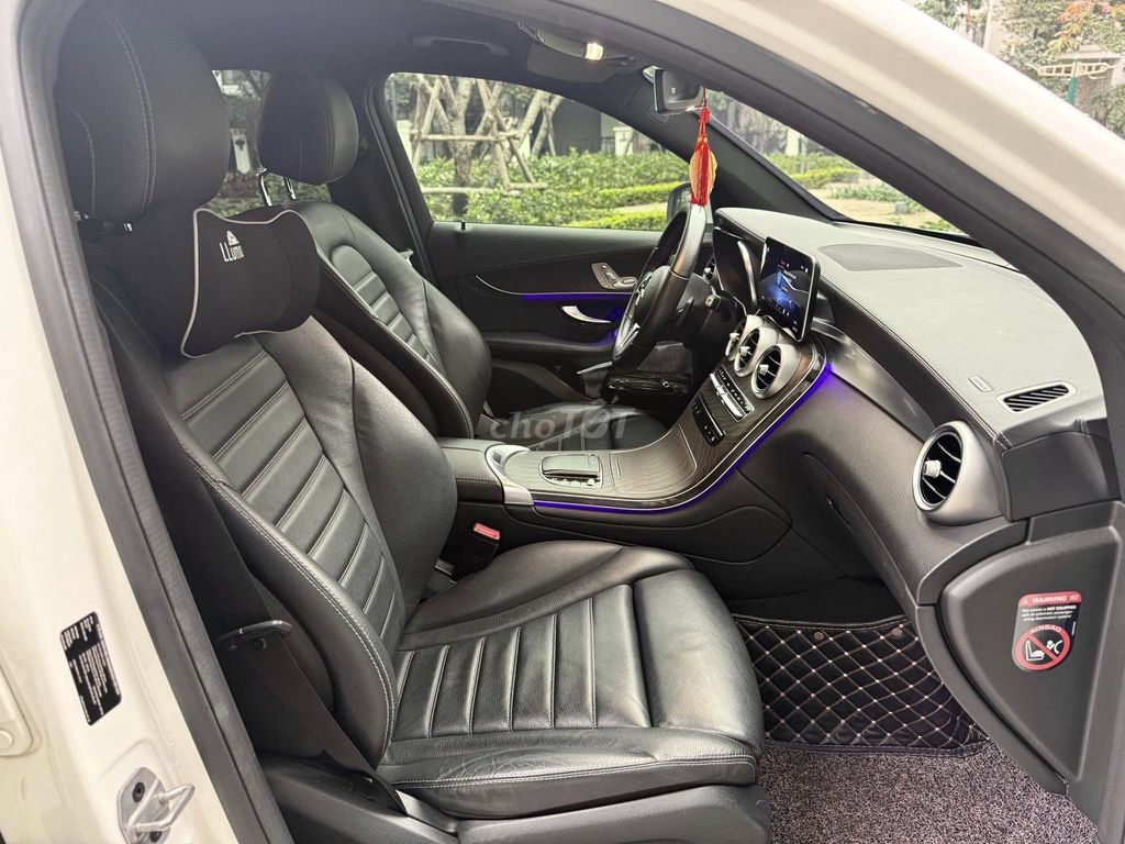 MERCEDES BENZ GLC200 4MATIC 2020 Xe Đẹp Bao Check.. Mua bán Ô tô tại Quận Tây Hồ Hà Nội được đăng bởi Nguyễn Hoàng Sơn hình 9