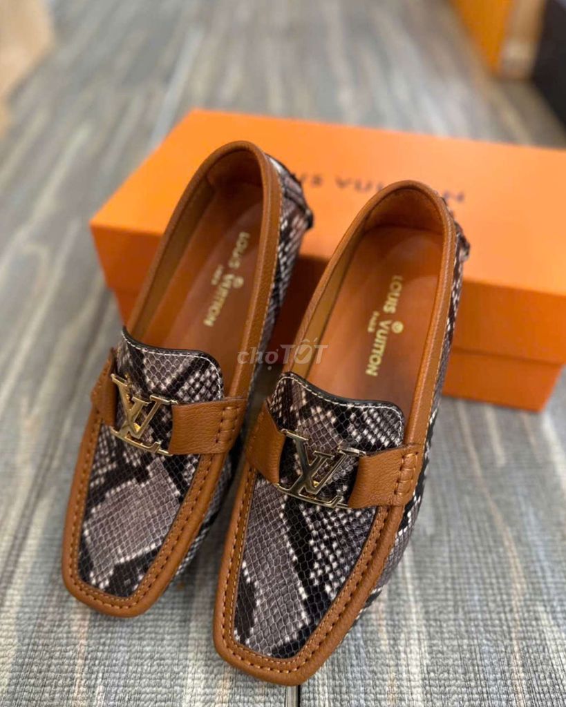 Giầy LV đỉnh cao .. Mua bán Giày dép tại Quận Gò Vấp Tp Hồ Chí Minh được đăng bởi Anh Ba  Hàng hiệu tuyển Chuyên bán Online uy tín hình 6