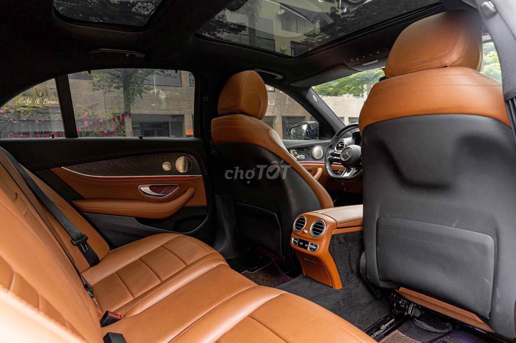 E300 AMG 2022 màu đen nt nâu siêu lướt & siêu đẹp. Mua bán Ô tô tại Quận 7 Tp Hồ Chí Minh được đăng bởi Dương Phương hình 12