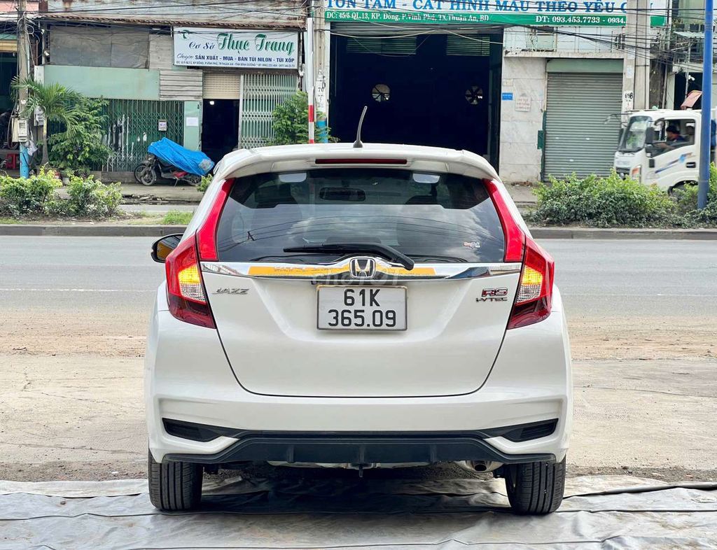 Honda Jazz RS 2018 1.5AT 38000 km. Mua bán Ô tô tại Thành phố Thủ Đức Tp Hồ Chí Minh được đăng bởi BÌNH VÌNH PHÚ CHUYÊN XE LƯỚT BAO TEST HÃNG  hình 4