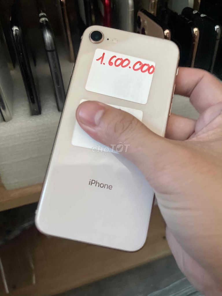 iPhone Vàng hồng 8g se con 12 cay. Mua bán Điện thoại tại Quận Cẩm Lệ Đà Nẵng được đăng bởi Sim Số Đại Tài hình 1