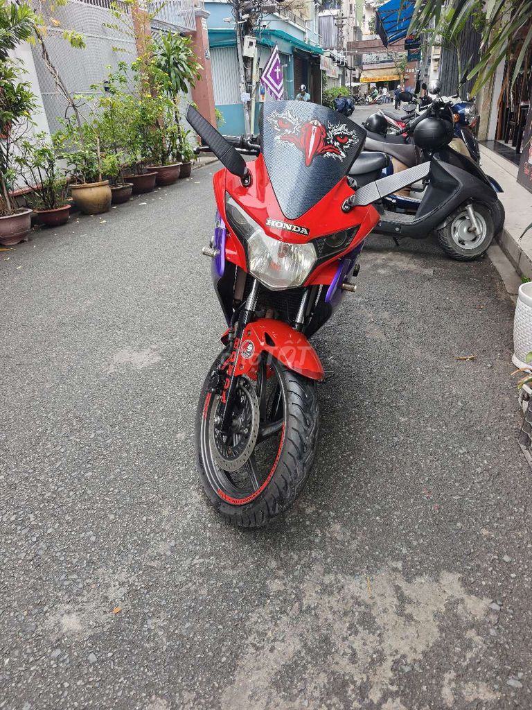 Honda CBR 150cc 2012 Đỏ Tím.xe zin.máy bao êm. Mua bán Xe máy tại Quận 10 Tp Hồ Chí Minh được đăng bởi mua bán điện thoại  hình 1