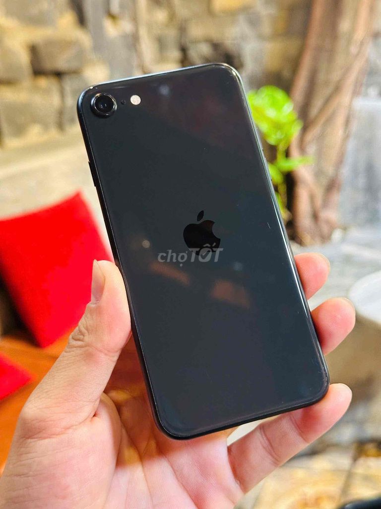 Apple iPhone SE 64GB Đen 2 SIM. Mua bán Điện thoại tại Thành phố Biên Hòa Đồng Nai được đăng bởi Hoàng Huy hình 1