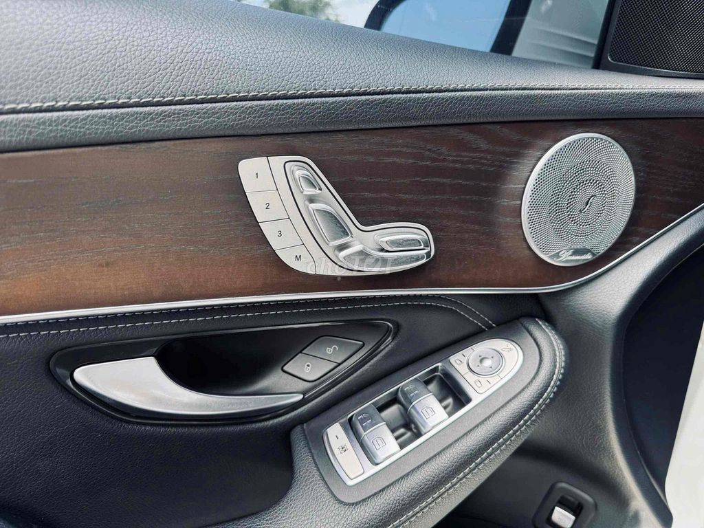 Mercedes Benz GLC 2020 200 4MATIC - 60000 km. Mua bán Ô tô tại Quận Hoàng Mai Hà Nội được đăng bởi Mr Tài hình 11