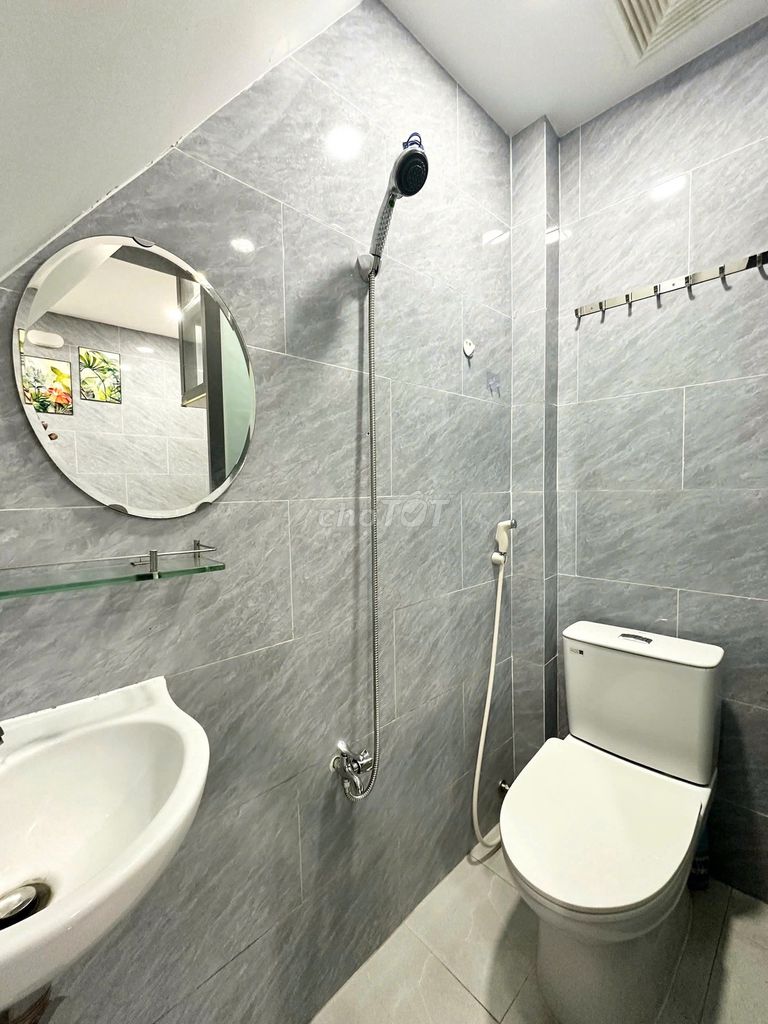 Дом в переулке на улице Vũ Tùng рядом с рынком Bà Chiểu