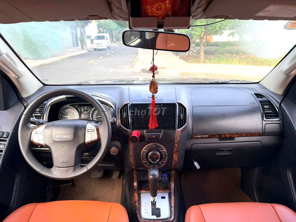 ISUZU MU-X 3.0AT 2017 SỐ TỰ ĐỘNG ,MÁY DẦU