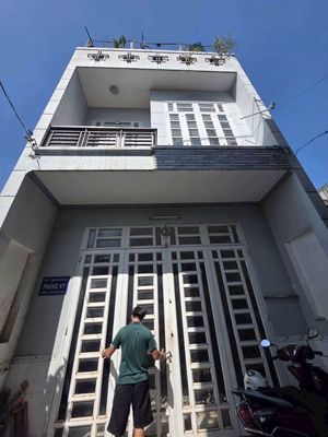 Nhà lầu gần chợ Tân Long giá 6 triệu