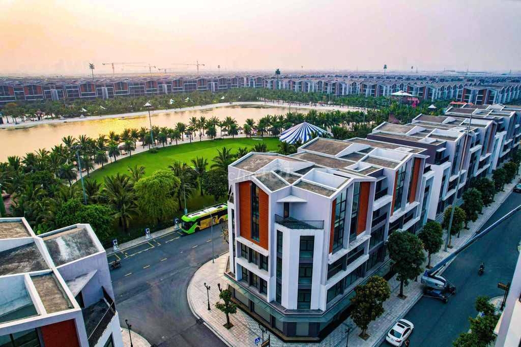 Biệt Thự Góc Ánh Dương. View Biển Hồ VINHOMES OCP3. Mua bán nhà ở tại Huyện Văn Giang Hưng Yên được đăng bởi Nguyễn Văn Linh hình 2