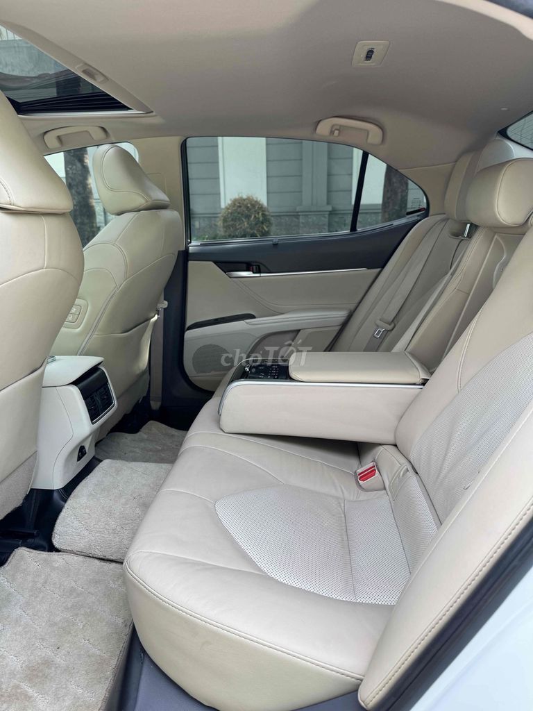 🚘Siêu phẩm Camry 2.0Q 2022 siêu đẹp cập bến🚘. Mua bán Ô tô tại Thành phố Dĩ An Bình Dương được đăng bởi Dương hình 12