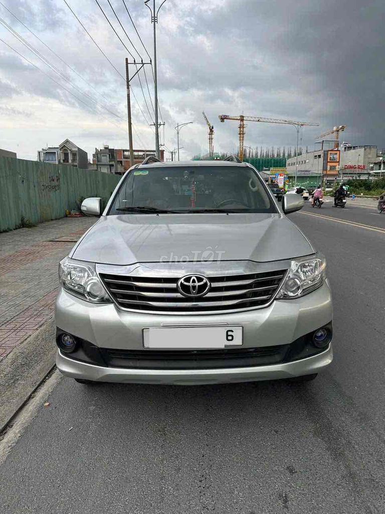 Toyota Fortuner 2013 2.7V mới xuất sắc giá cực rẻ. Mua bán Ô tô tại Thành phố Thuận An Bình Dương được đăng bởi Tuan Minh hình 1
