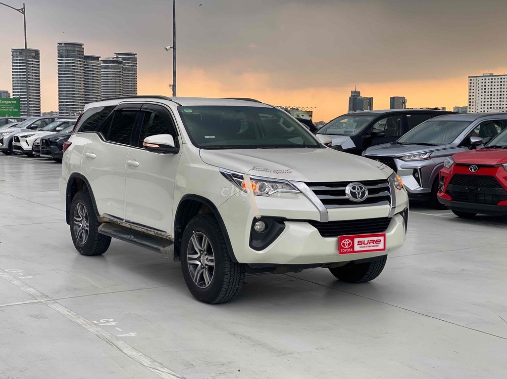Toyota Fortuner 2017 2.4G MT Белый 132 000 км